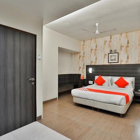 Oyo 17332 Hotel Nana'S Daman Eksteriør bilde
