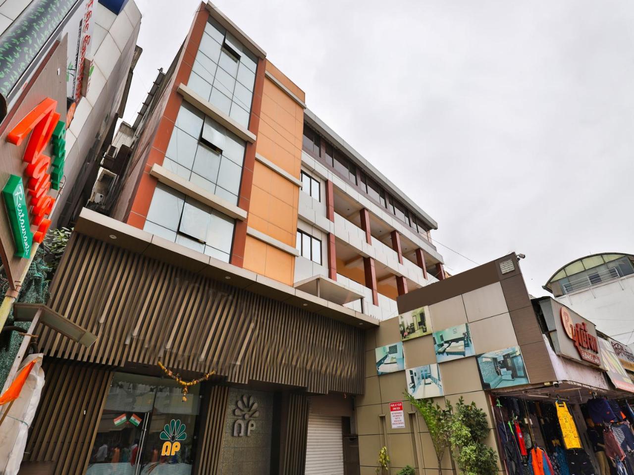 Oyo 17332 Hotel Nana'S Daman Eksteriør bilde